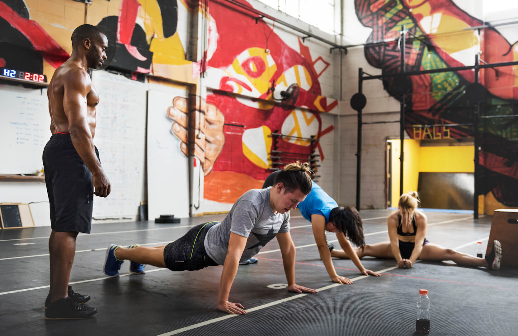 Люди спорт видео. Спорт люди занимаются Влад.